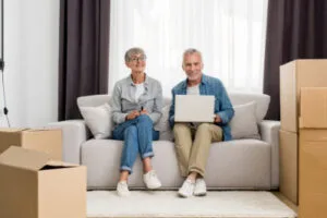 movingo senior moving in montreal 400x267 1